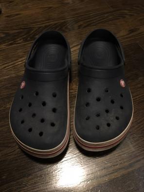 Men's Crocs Size 11