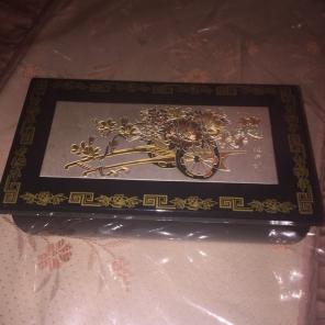 Beautiful Vintage Musical Jewelry Box
