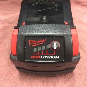 Milwaukee battery 18v like new