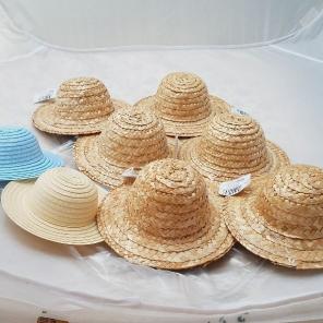 $4 NEW - Straw Hats for Crafting