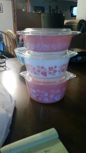 Pyrex pink gooseberry casserole set