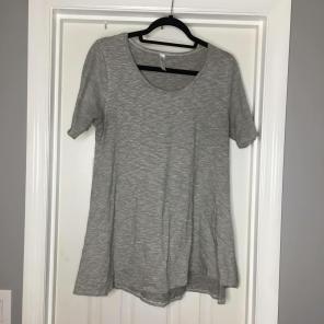Small LuLaRoe Perfect T