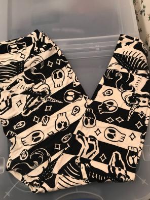 LuLaRoe TC2 Skellicorns Black And Cream