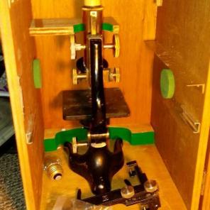 Ernst Leitz Wetzlar Microscope in Case