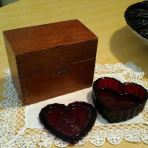 Antique Glove Wernicke Note Jewelry Box