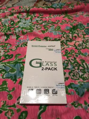 2 iPhone 6/6s/7 Glass Screen Protectors