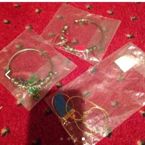Bundle (2) accessories & necklacs