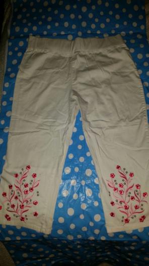 Maternity capris