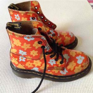 Floral Dr. Marten Boots