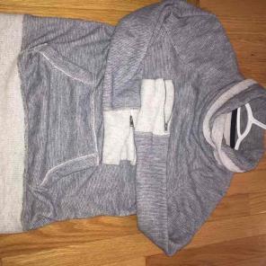 A&F turtle neck sweater w/ wrist zippers