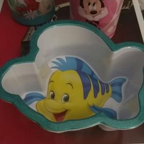 Disney thermos and plate