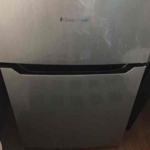 Hisense Mini fridge