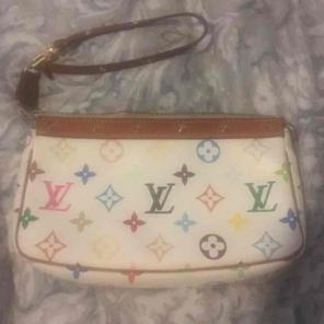 LV Pochette
