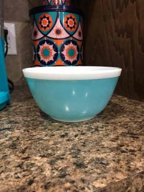 Pyrex Americana Blue #402 Bowl