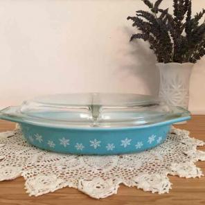 Pyrex Turquoise Snowflake Divided Dish