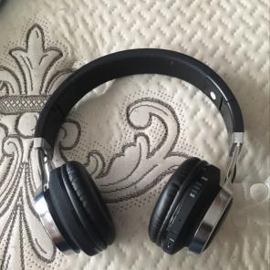 Wireless Headphones That Light Up