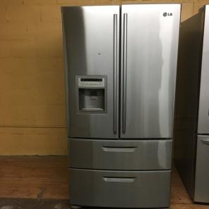 LG 4 DOOR REFRIGERATOR LIKE NEW