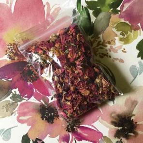 Dried Rose buds/petals & mini crystals