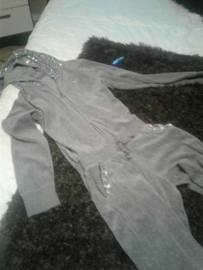 1-piece jump suit
