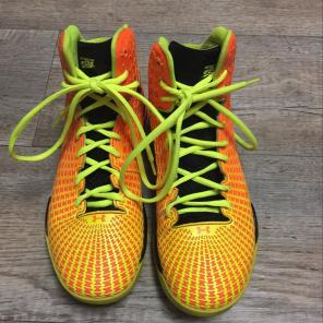 UnderArmour Clutch Fit Basketball Shoes