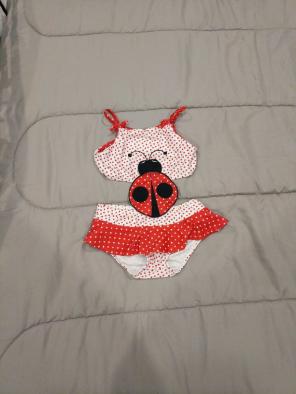 Girls swimsuit