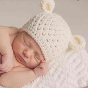Newborn crochet beanie bear