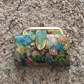 Vintage Floral Kiss Clasp Change Purse