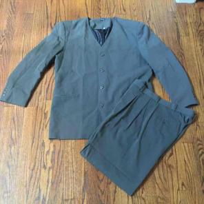 2pc MENS Suit Size XL-Top/ 34-Bottoms