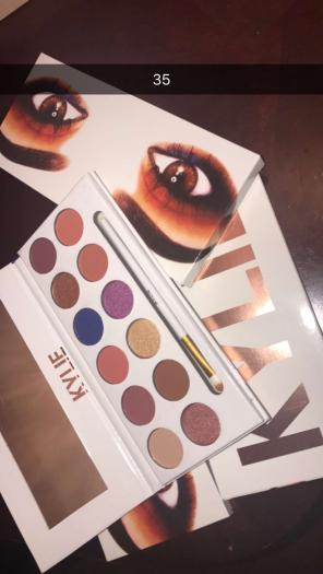 Kylie Jenner Royal Palette
