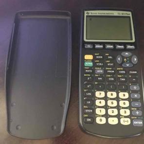 T-83 TEXAS INSTRUMENT CALCULATOR