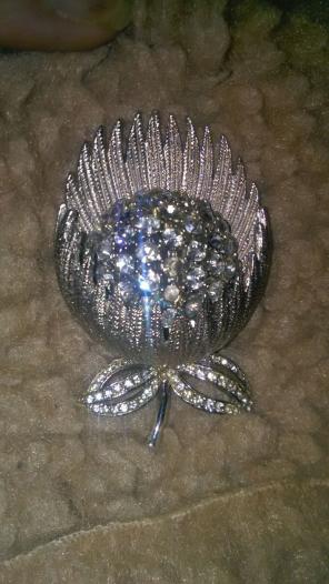 Beautiful rinestone flower brooch