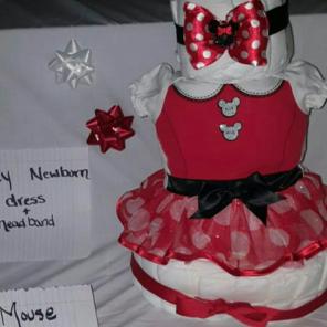 Minnie Mouse diaper cake + outfit sz.1