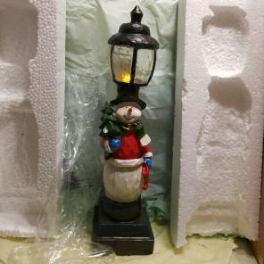 Lighted Snowman Lamp Posts !!