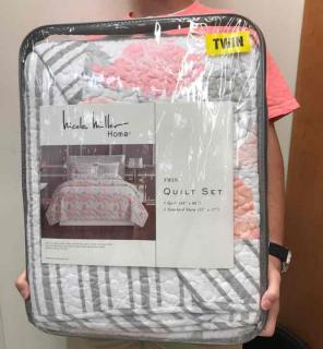 nicole miller quilt set (twin)