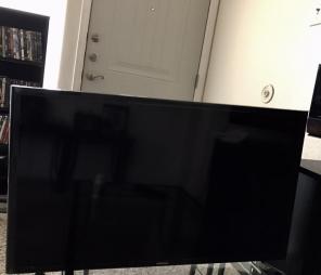 28" Samsung Smart TV