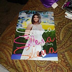 SELENA GOMEZ Centerfold!