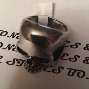 STAINLESS STEEL SKULL HEAD RING 12 NWT