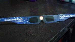 Solar eclipse viewing glasses