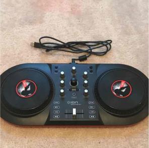 Ion discover Dj USB controller