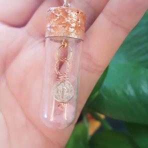 San Benedict bottle rose quartz