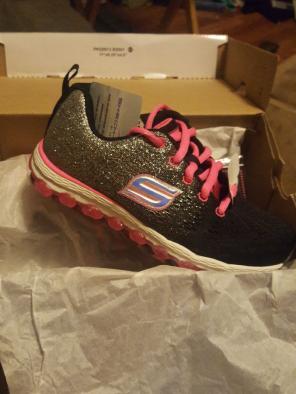 NEW! GIRLS SKETCHERS 13