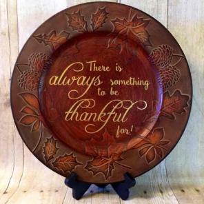 Thanksgiving charger plate decor