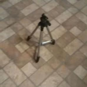 4ft tripod (read description)