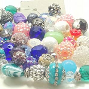 Jesse James strand + 25 loose beads