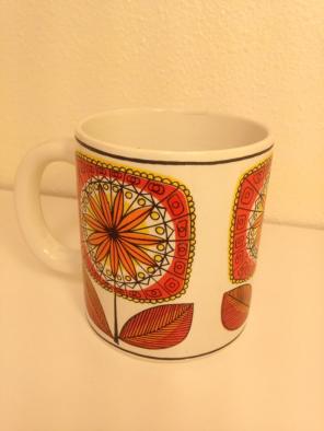 Beautiful Vintage 50's Mug