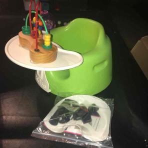 Green bumbo with tray