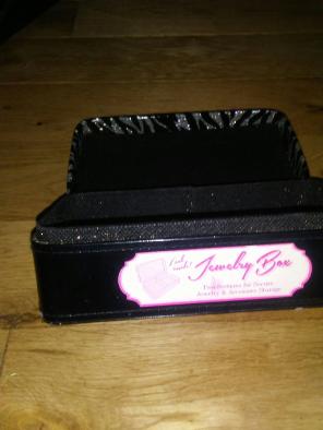 Jewelry box
