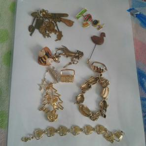 Longaberger Random Pin/ Brooch bundle