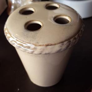 Tooth brush holder