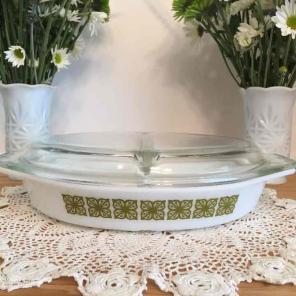 Pyrex Verde Square Flowers Divided Dish